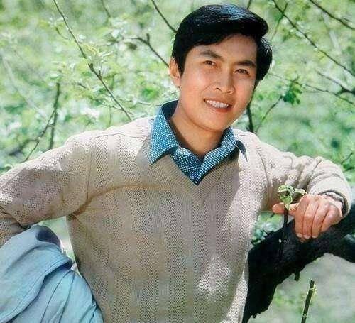 唐国强家庭背景,出身名门，家世显赫的影视巨星